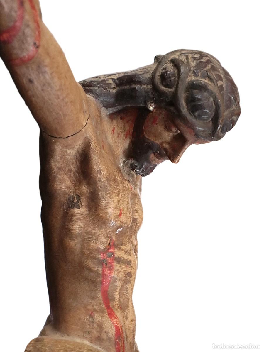 Arte: Jesucristo Crucificado. Escultura espa&ntilde;ola del siglo XVII. Madera tallada.