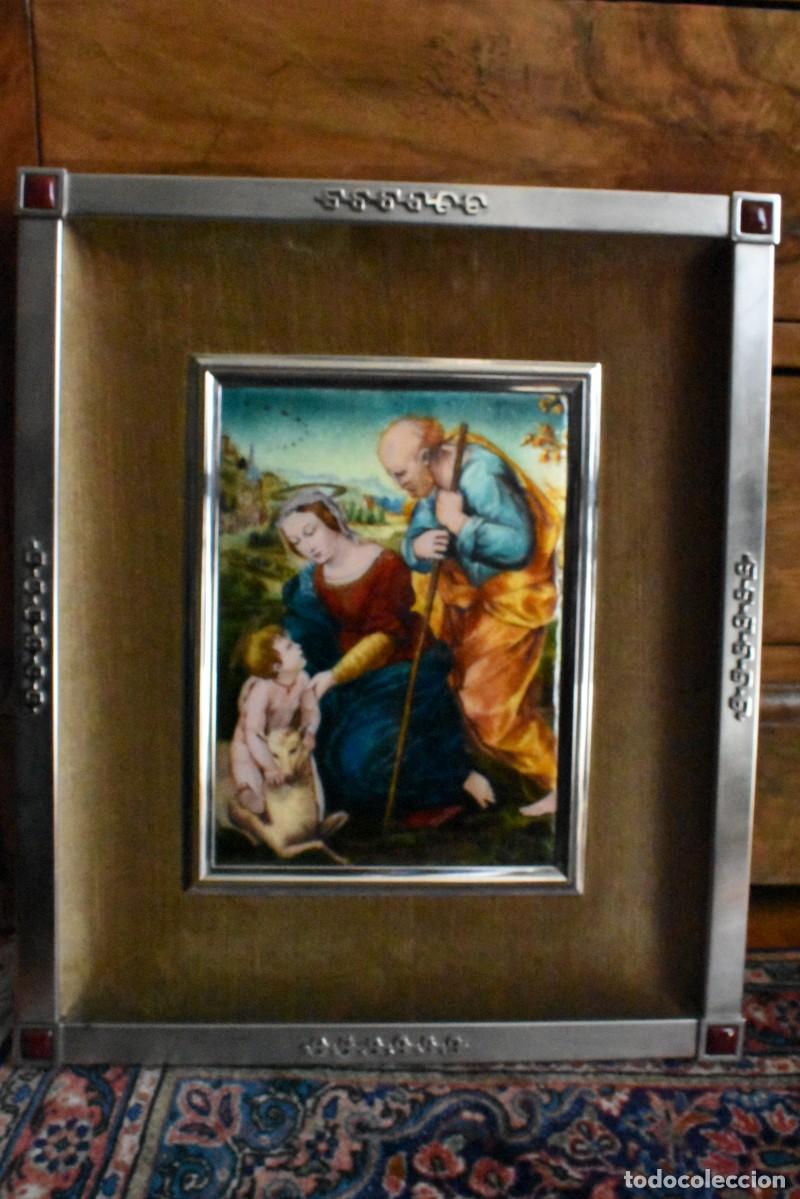 Arte: Cuadro religioso de esmalte al fuego de la Virgen y el ni&ntilde;o con marco de plata