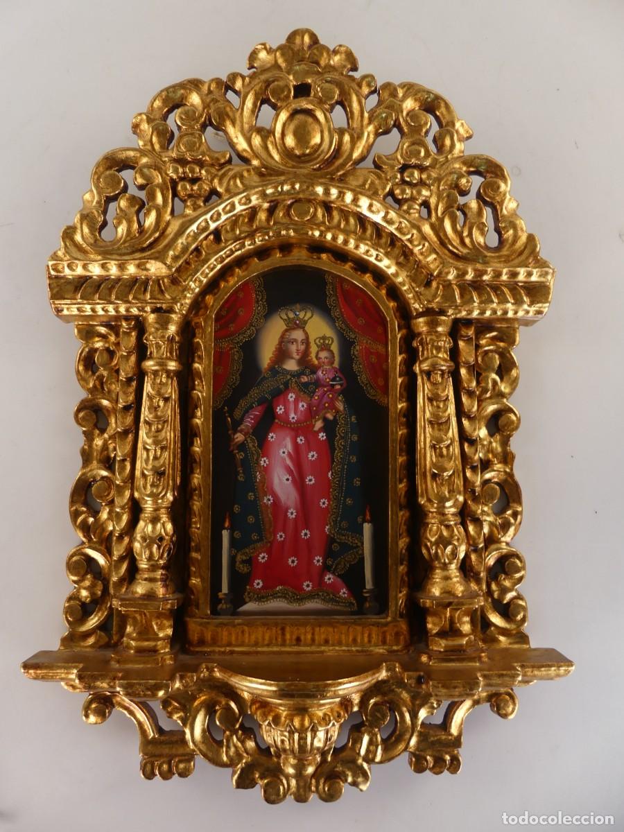 Arte: ALTAR DE MADERA POLICROMADA CON PINTURA DE OLEO REPRESENTANDO VIRGEN CON EL NI&Ntilde;O