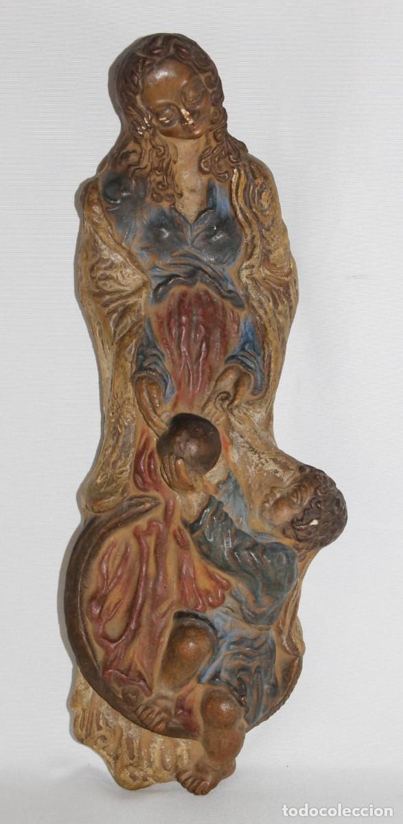 Arte: Virgen con el Ni&ntilde;o modernista firmada Olifiers. Escultura en terracota. Principios siglo XX