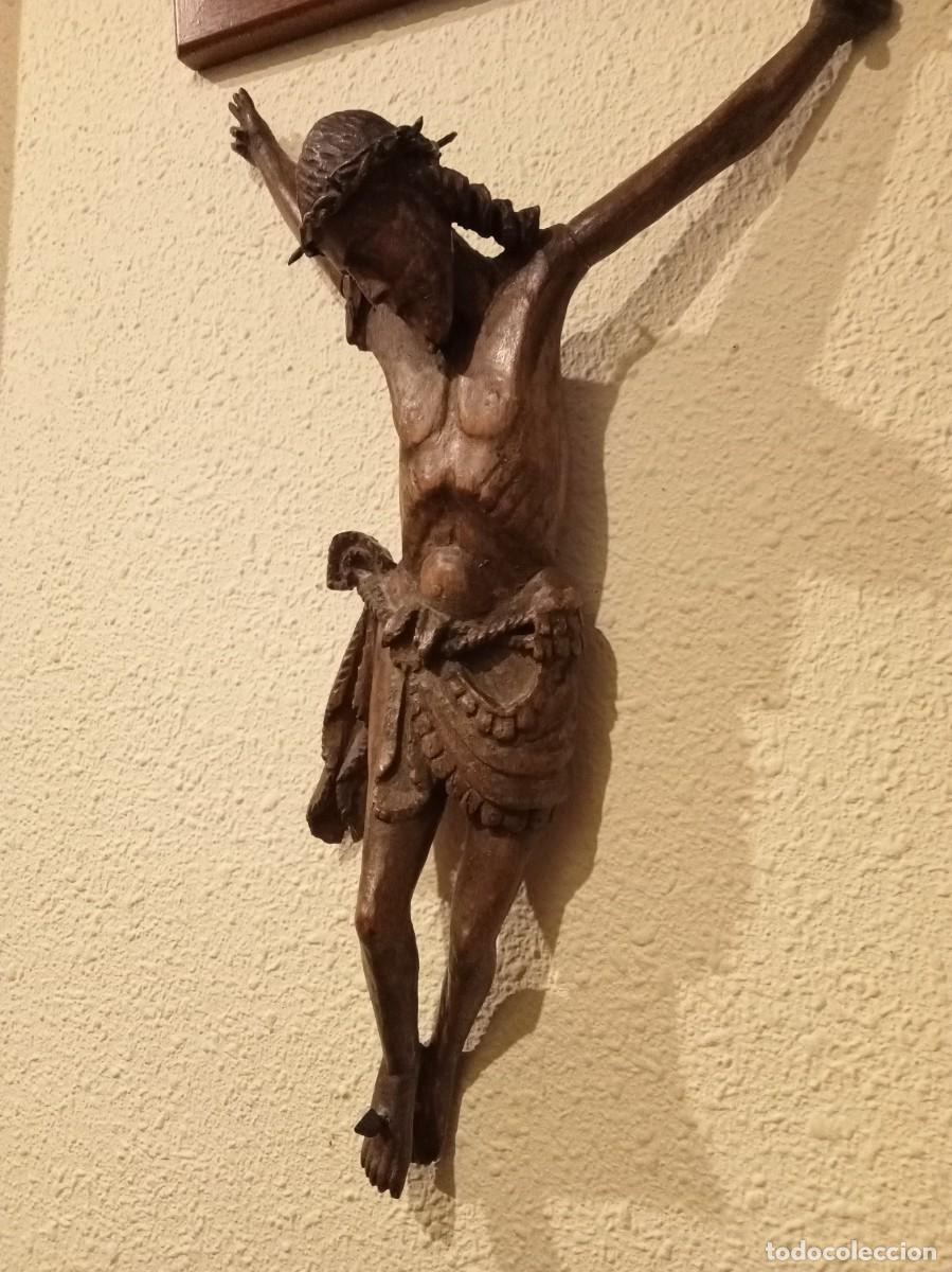 Arte: CRISTO EN TALLA DE MADERA, 40 x 26 cms