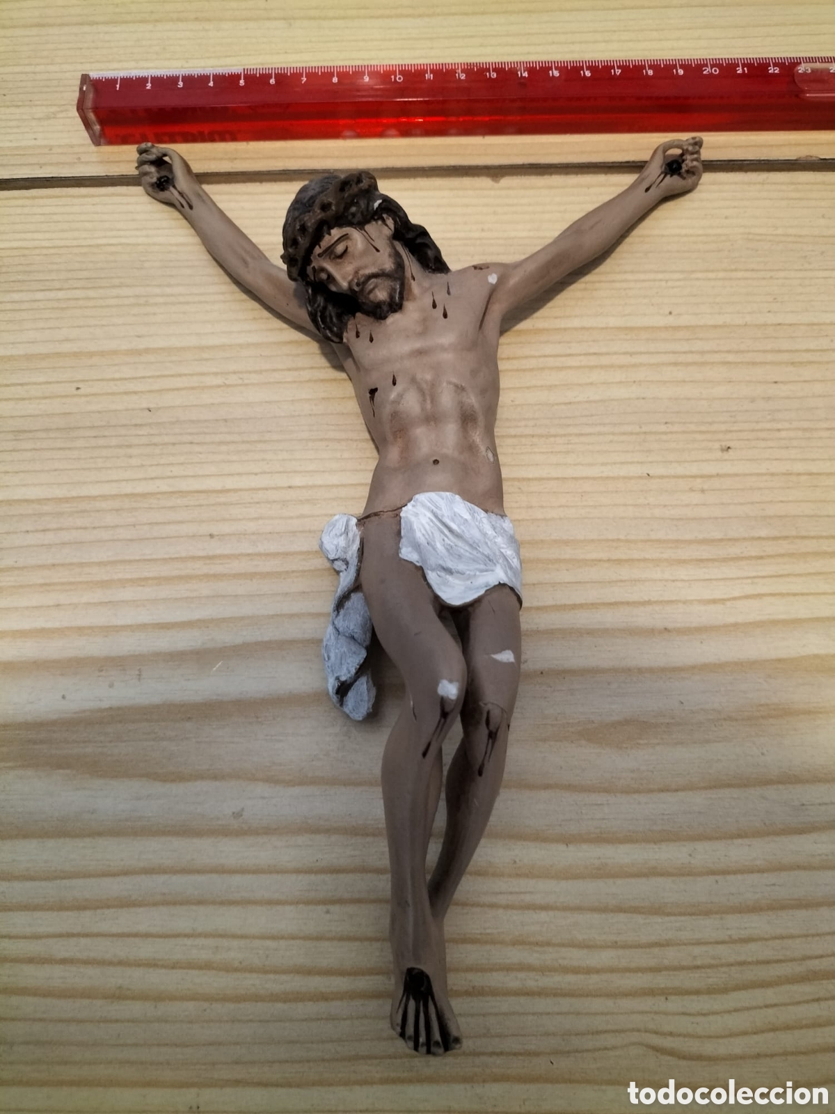 Arte: CRISTO CRUCIFICADO DE ESCAYOLA
