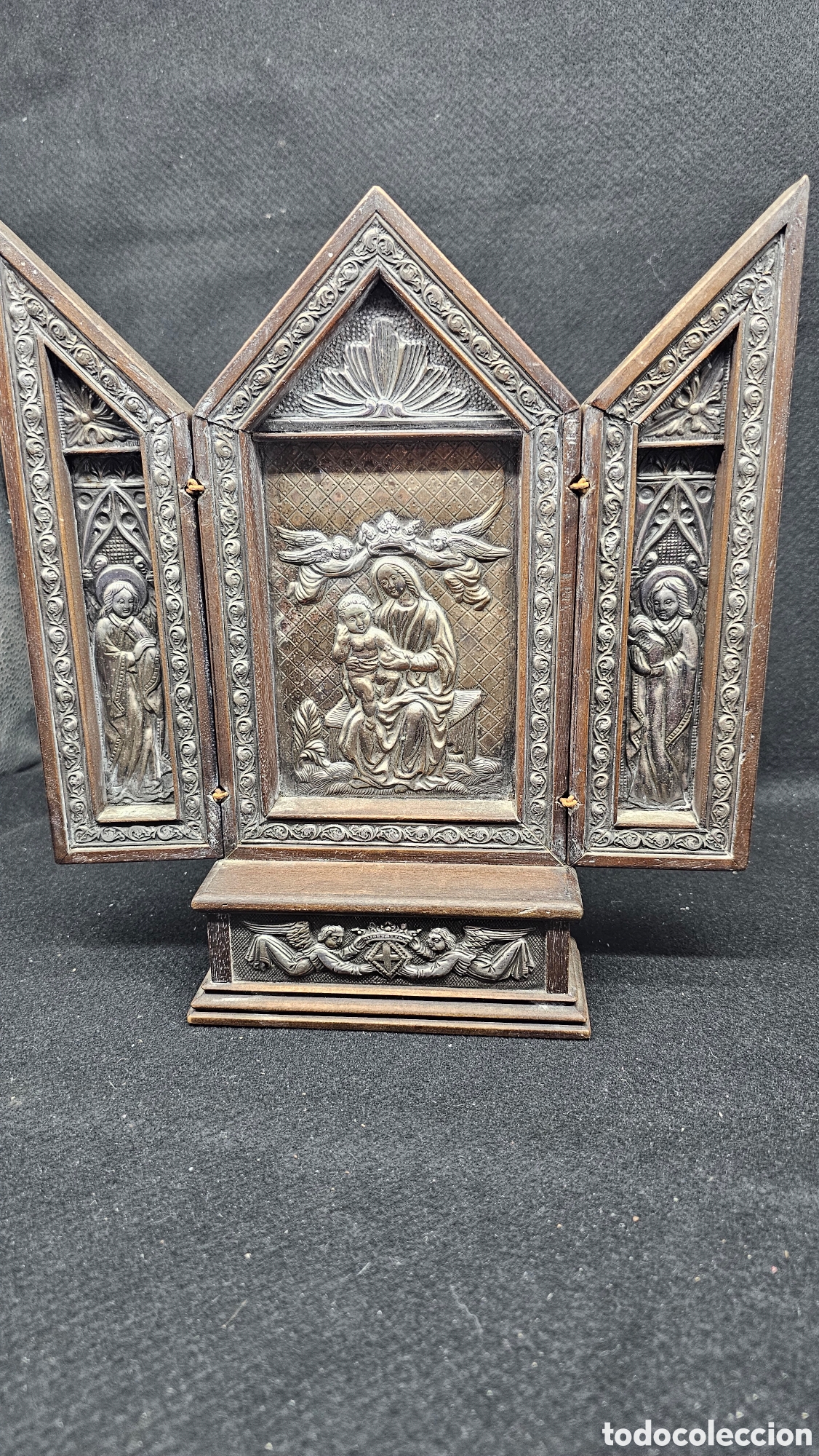 Art: Antiguo triptico devocional de plata de ley estilo neog&oacute;tico