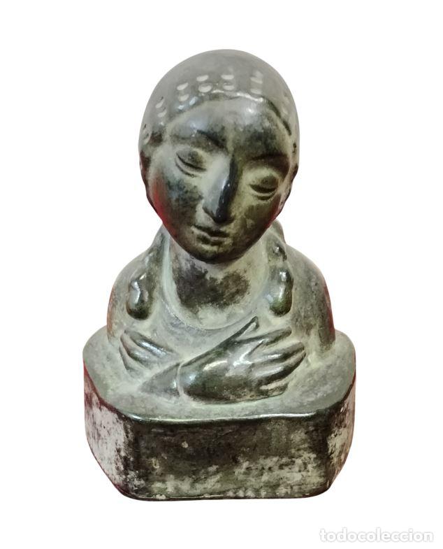 Arte: FIDEL AGUILAR. IMPLORACI&Oacute;N O BUSTO DE LA VIRGEN. CER&Aacute;MICA DE QUART. ESPA&Ntilde;A. SIGLO XX.