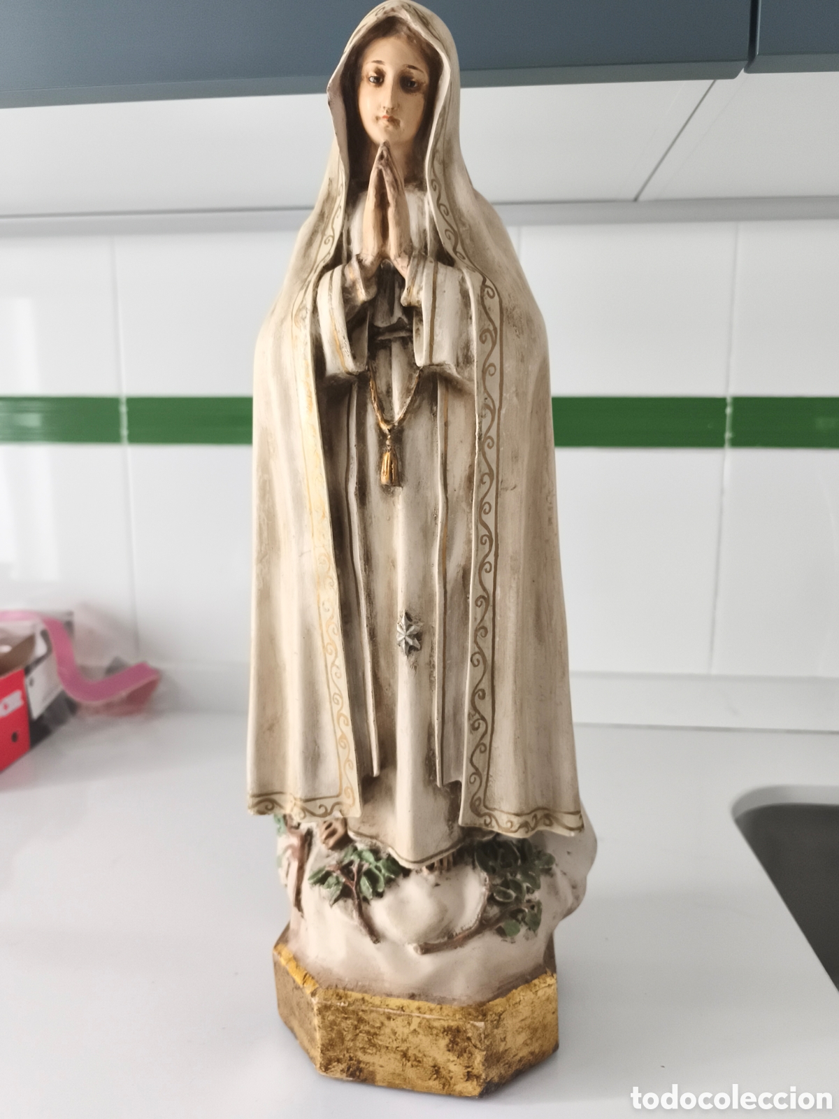 Arte: Antigua imagen de la Virgen de F&aacute;tima de estuco policromado ojos de cristal
