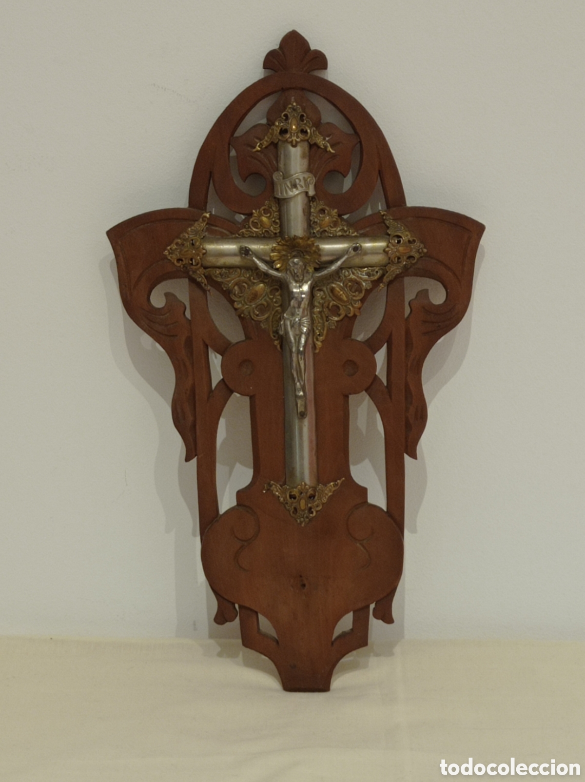 Arte: CRUCIFIJO DE MADERA Y METAL PARA PARED
