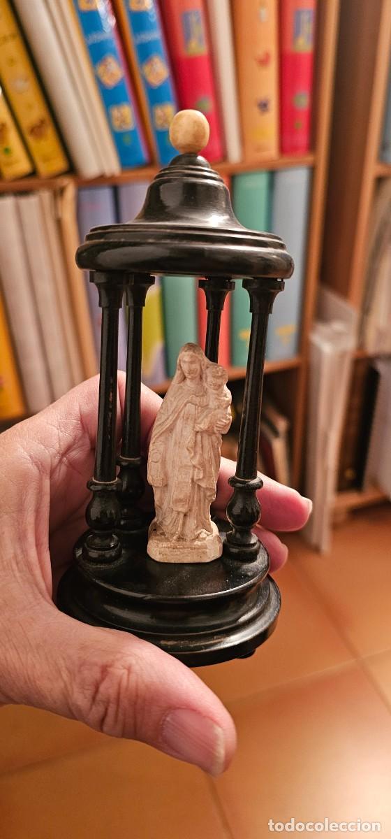 Arte: Muy antiguo templete madera cln hueso, y birge en espuma de mar