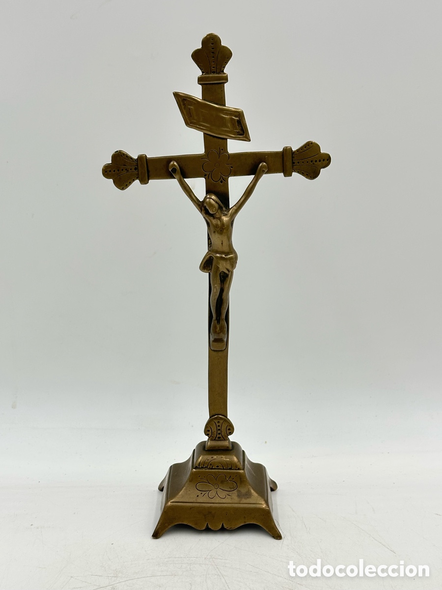 Art: Antiguo crucifijo de bronce - Siglo XIX