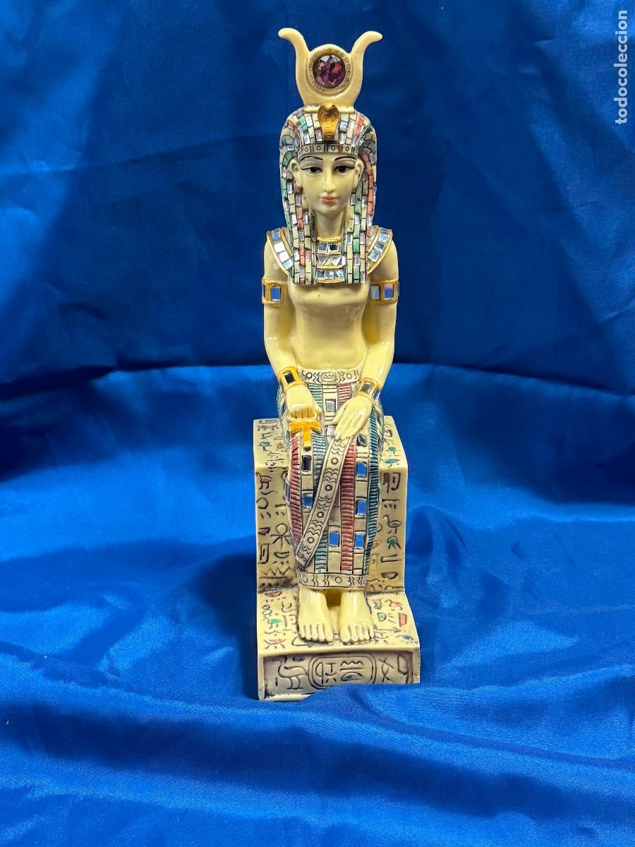 Arte: ESCULTURA DE DIOSA EGIPCIA ISIS SEDENTE - REPRODUCCI&Oacute;N EN RESINA CON INCRUSTACIONES TIPO MOSAICO