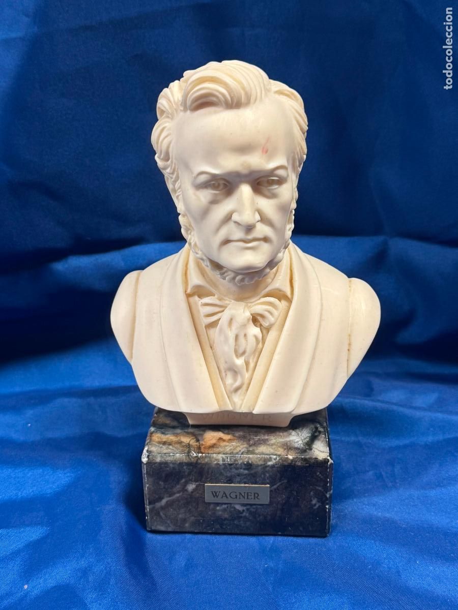 Arte: BUSTO RETRATO DEL COMPOSITOR RICHARD WAGNER EN RESINA SOBRE PEANA DE M&Aacute;RMOL MAR