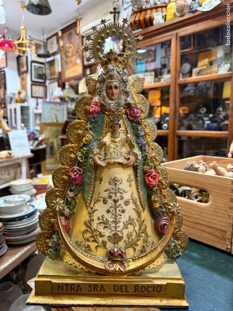Arte: ANTIGUA VIRGEN DEL ROCIO DE ALMONTE DE OLOT CON OJOS DE CRISTAL - MEDIDA TOTAL 44 CM -