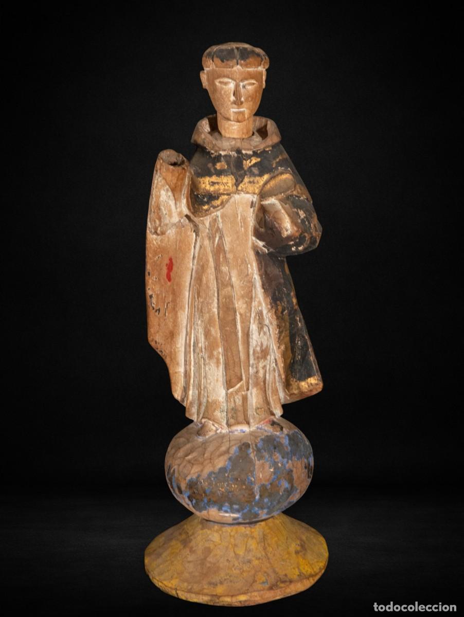 Arte: San Rafael Arc&aacute;ngel (atribuci&oacute;n tradicional), talla en madera policromada, siglo XVII, con peana