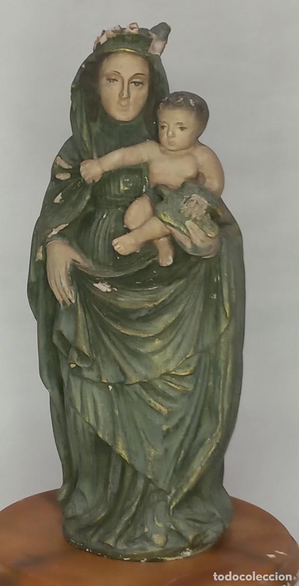 Arte: MUY ANTIGUA IMAGEN DE LA VIRGEN DEL PILAR EN ESTUCO POLICROMADO TIPO OLOT Y COLUMNA DE MADERA