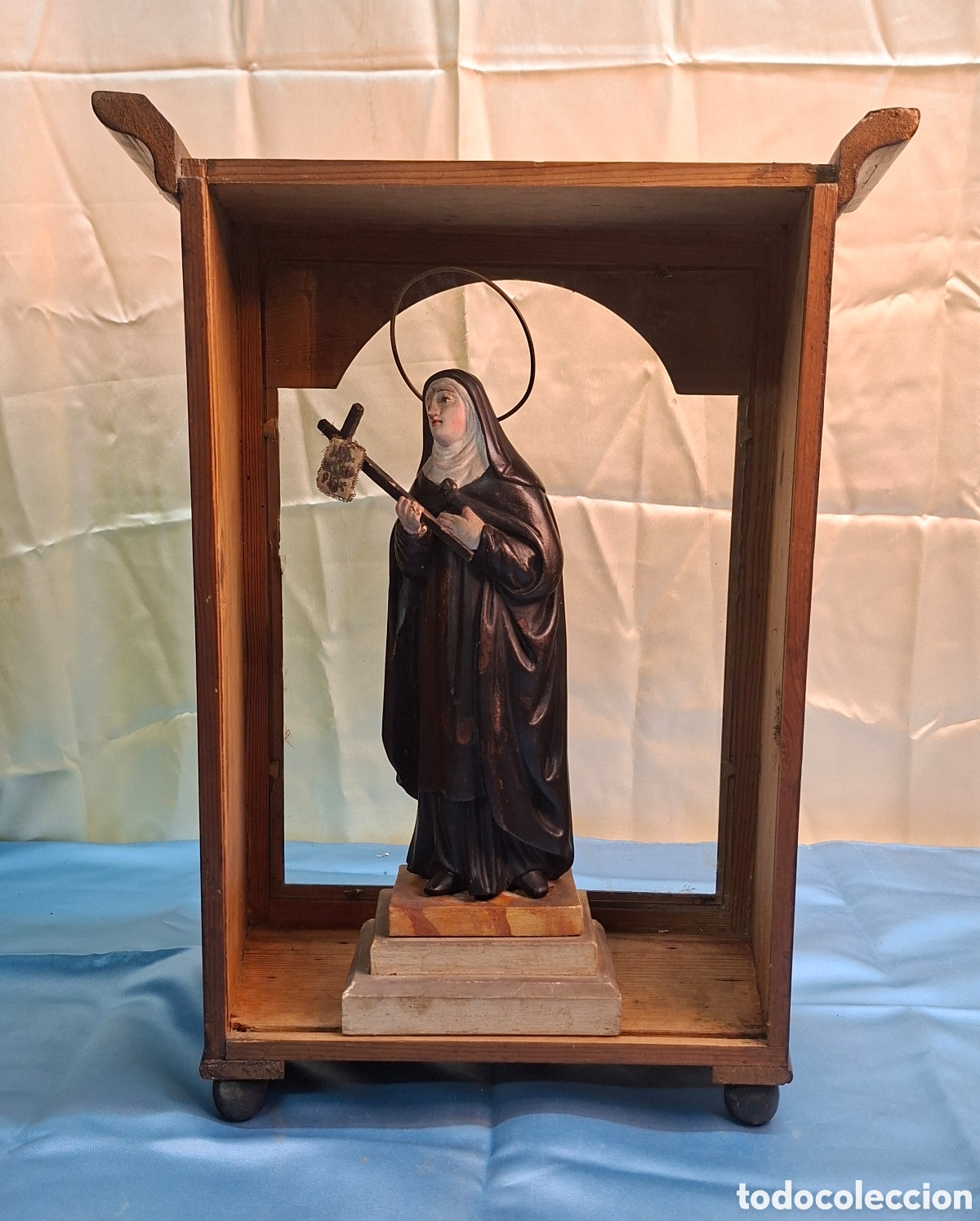 Arte: Hornacina con talla interior del Siglo XIX