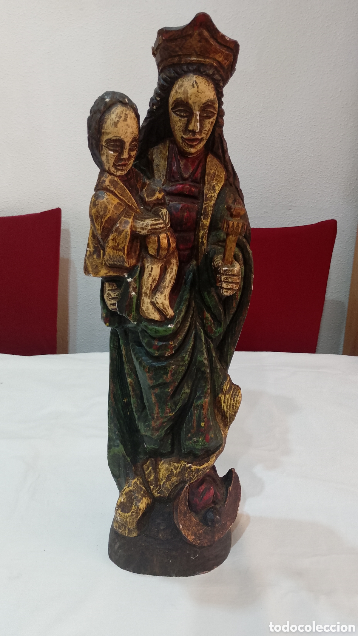 Arte: Muy antigua virgen con ni&ntilde;o de madera tallada