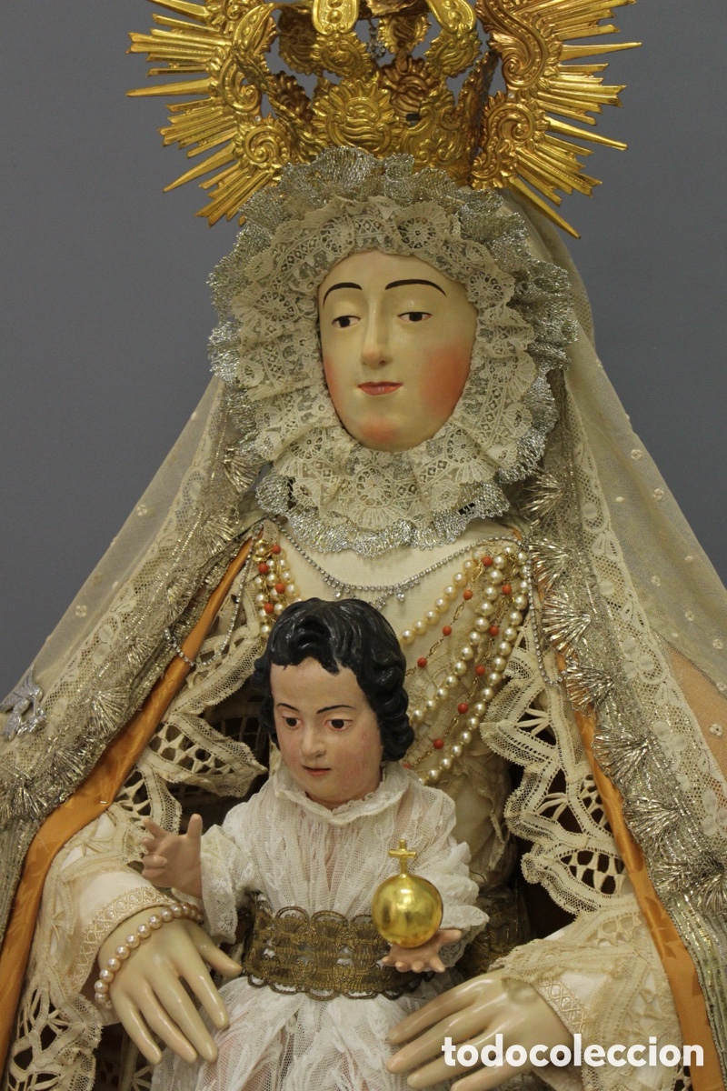 Arte: Bell&iacute;sima talla de la Virgen s XV para vestir