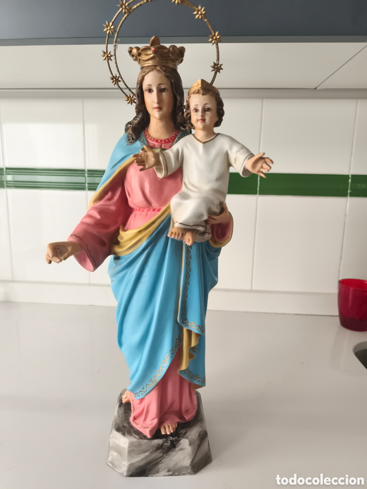 Arte: Antigua figura de La Virgen Mar&iacute;a Auxiliadora de estuco , de Olot sellado, ojos de cristal en buen e