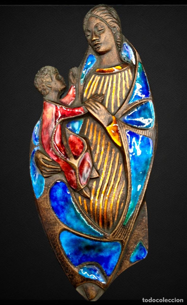 Arte: + BELLA PIEZA ARTESANAL EN BRONCE Y ESMALTE DE LA VIRGEN Y EL NI&Ntilde;O DE JOAN MAYNE