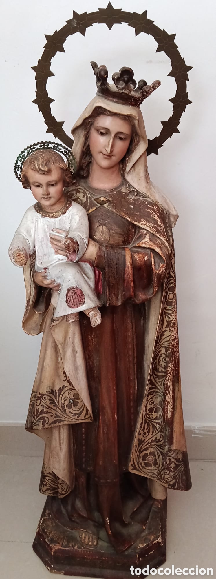 Arte: Virgen del Carmen con el ni&ntilde;o Jes&uacute;s en brazos Escuela Olot