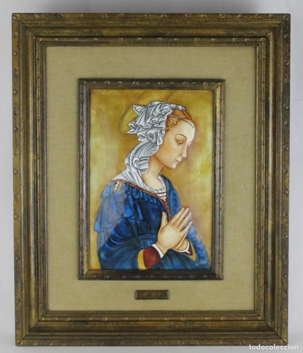 Arte: Esmalte policromado con Virgen inspirada en Filippo Lippi. Firmado G. Reiz