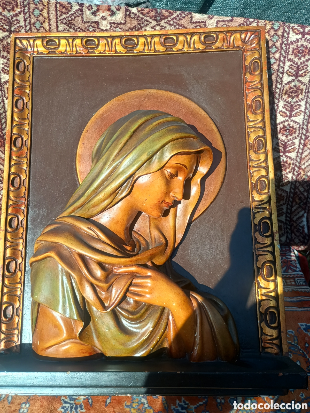 Arte: Virgen relieve firmado