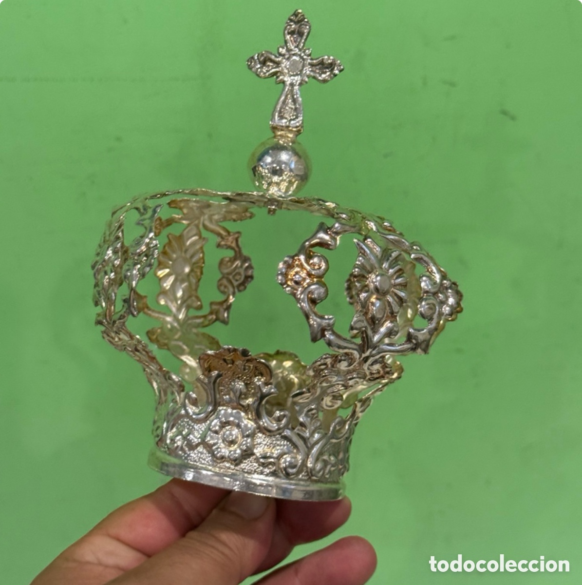 Arte: Corona antigua religiosa para Virgen o santo metal plateado calado 16 cm. 6.5 cm di&aacute;metro