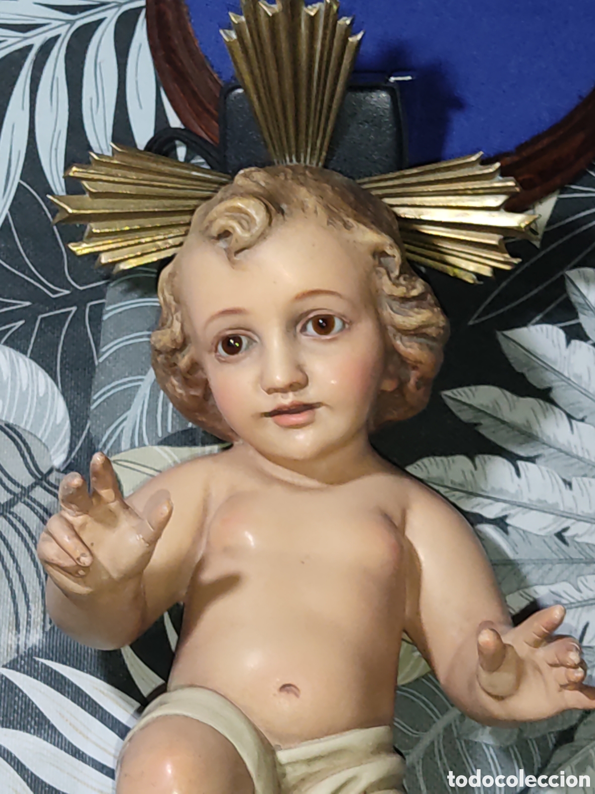Arte: Antiguo Ni&ntilde;o Jes&uacute;s de estuco de la Escuela de Olot,ojos de cristal,28 cm sin corona.