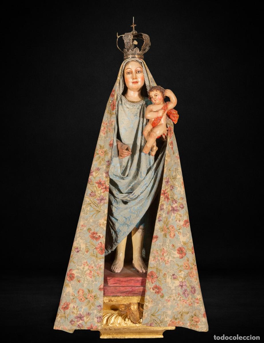 Arte: Virgen de vestir con Ni&ntilde;o. Madera tallada y policromada. Siglo XVIII. Corona antigua. 116 cm
