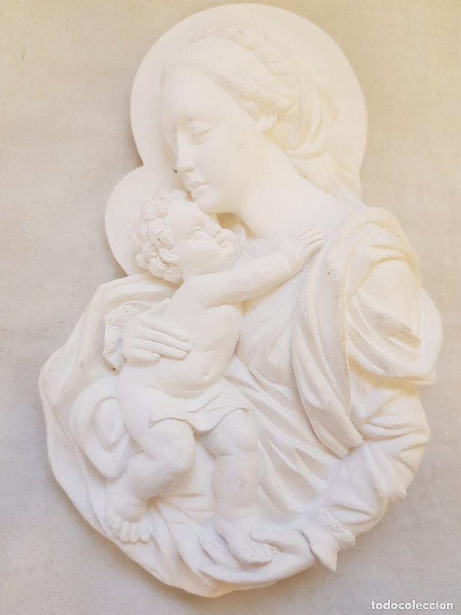 Arte: Virgen con Ni&ntilde;o de escayola