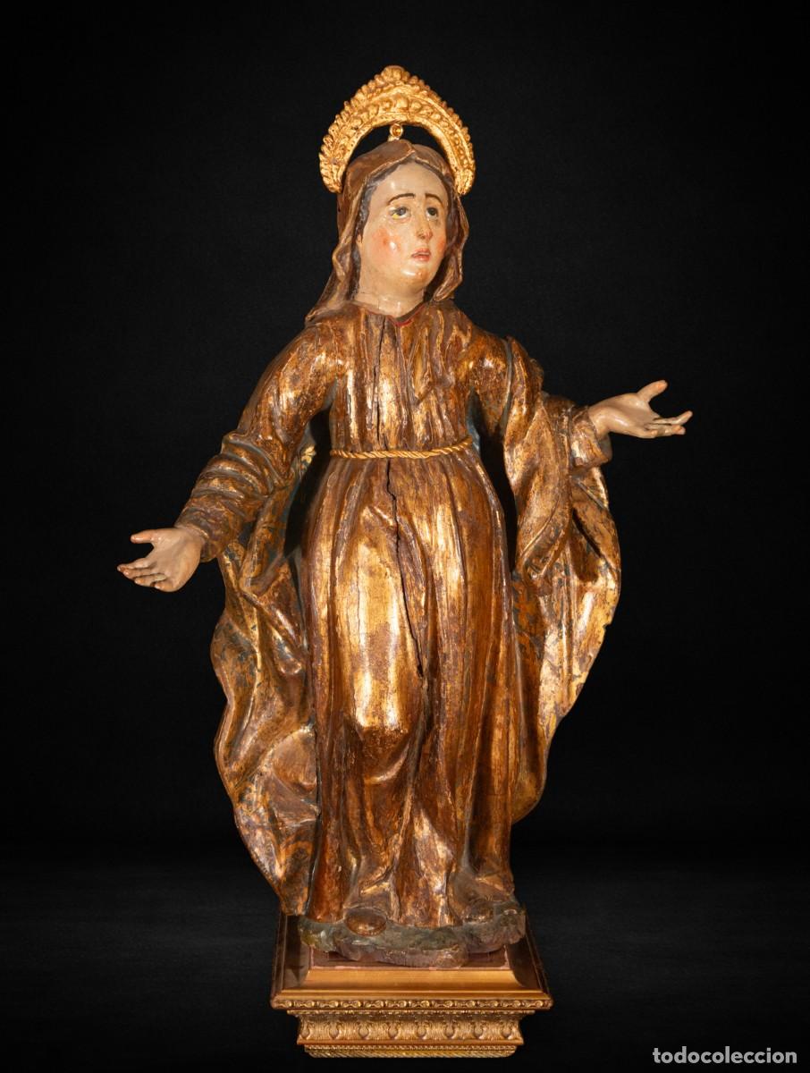 Arte: Santa Ana. Madera tallada y dorada. Escuela espa&ntilde;ola. Siglo XVI-XVII. 82 cm