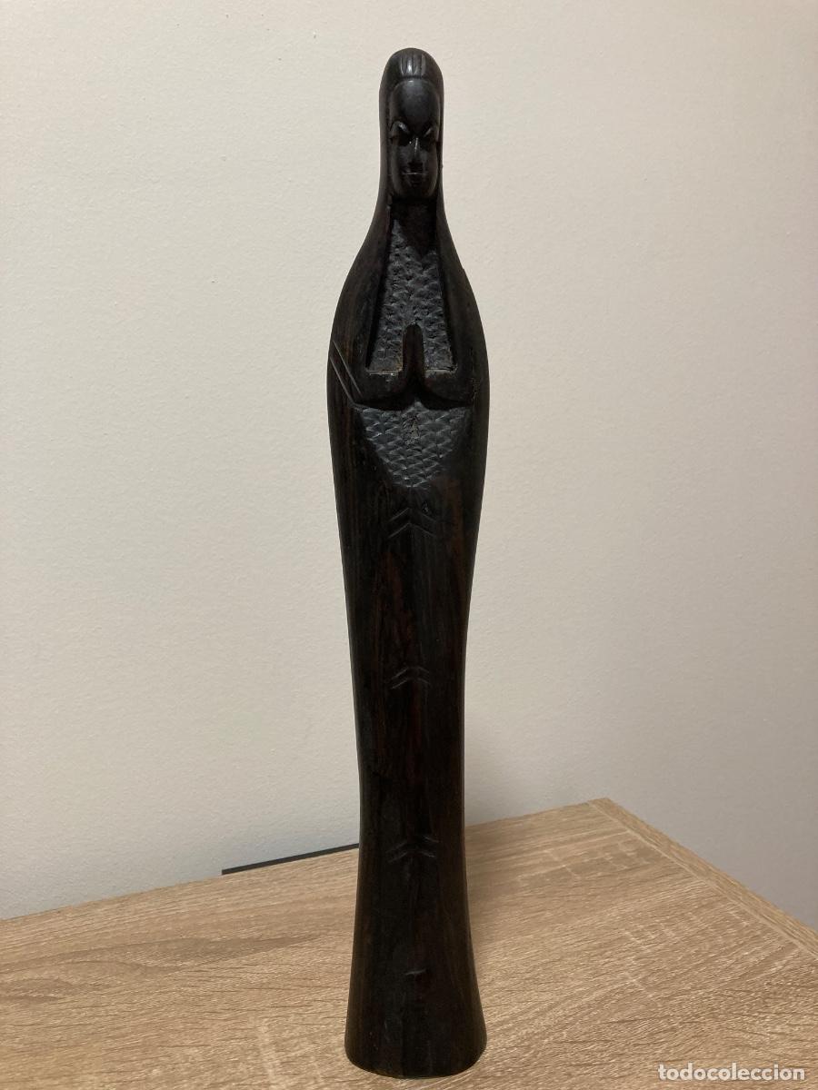 Arte: Antigua Virgen de talla africana de &eacute;bano. Circa principios Siglo XX. Medida, 35 cm. alto.