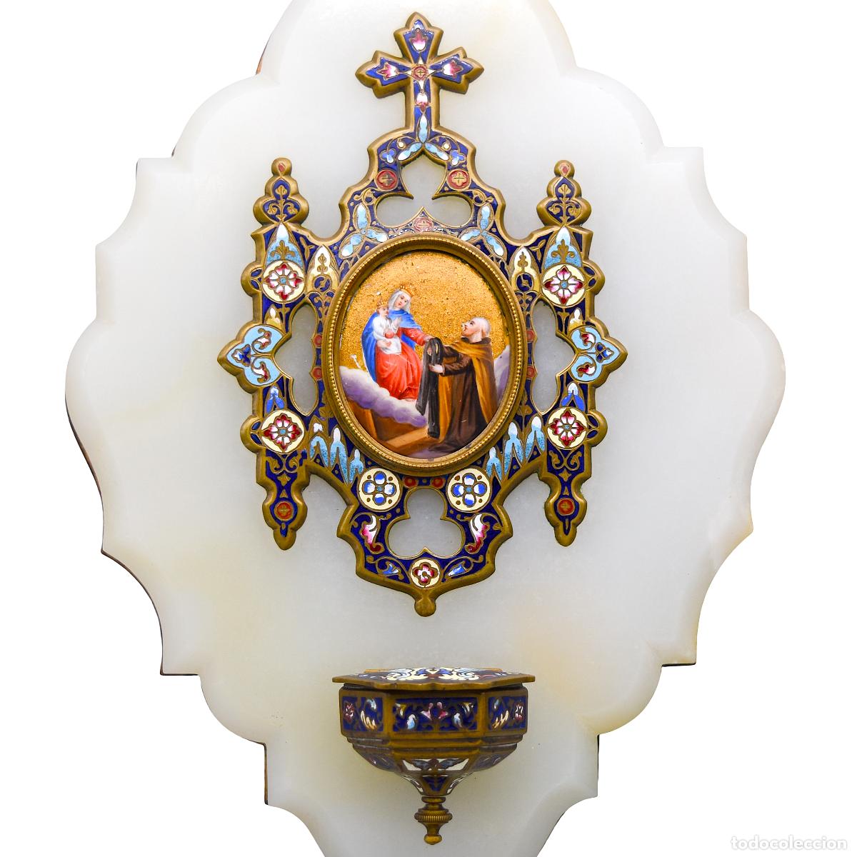Kunst: Benditera de esmalte cloisonn&eacute; y lat&oacute;n dorado con base de m&aacute;rmol