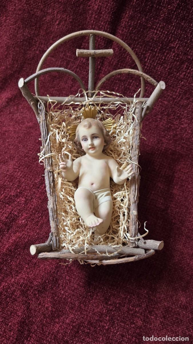 Arte: Ni&ntilde;o Jes&uacute;s en estuco con cuna. Olot