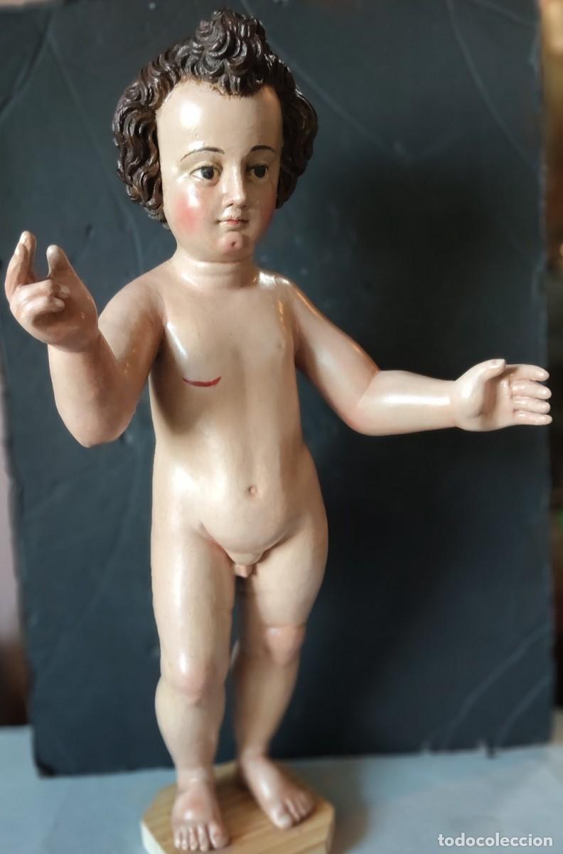 Arte: Ni&ntilde;o Jes&uacute;s triunfante S. XVII pp XVIII C&iacute;rculo de Mart&iacute;nez Monta&ntilde;&eacute;s Talla de madera policromada