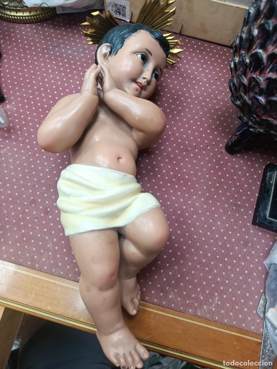 Arte: Escultura antigua de Ni&ntilde;o Jes&uacute;s de Olot