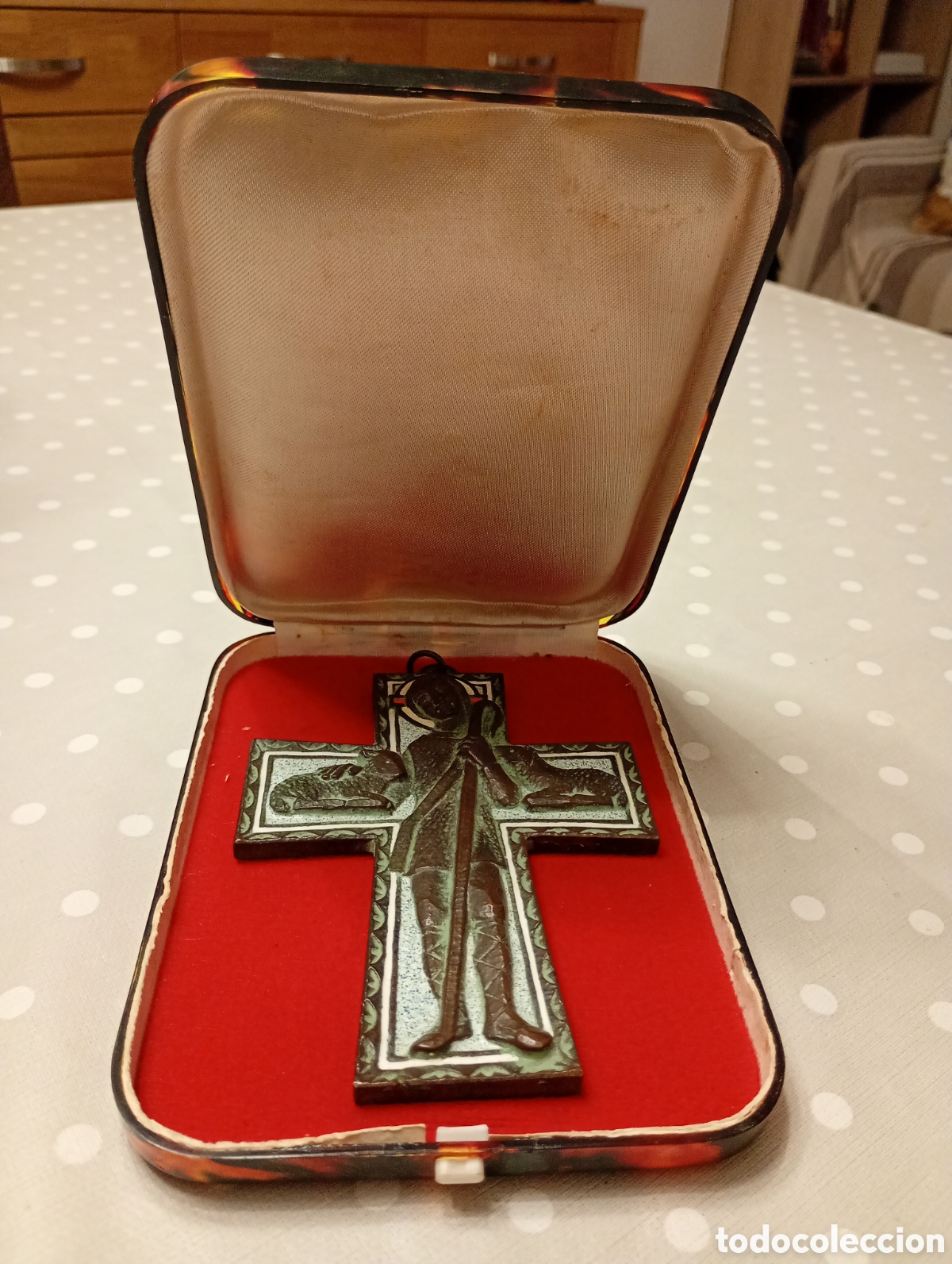 Arte: Cruz pectoral bronce esmalte de Josep M Nuet Mart&iacute; (Barcelona) Regalada a Alfredo Rubio Castarlenas