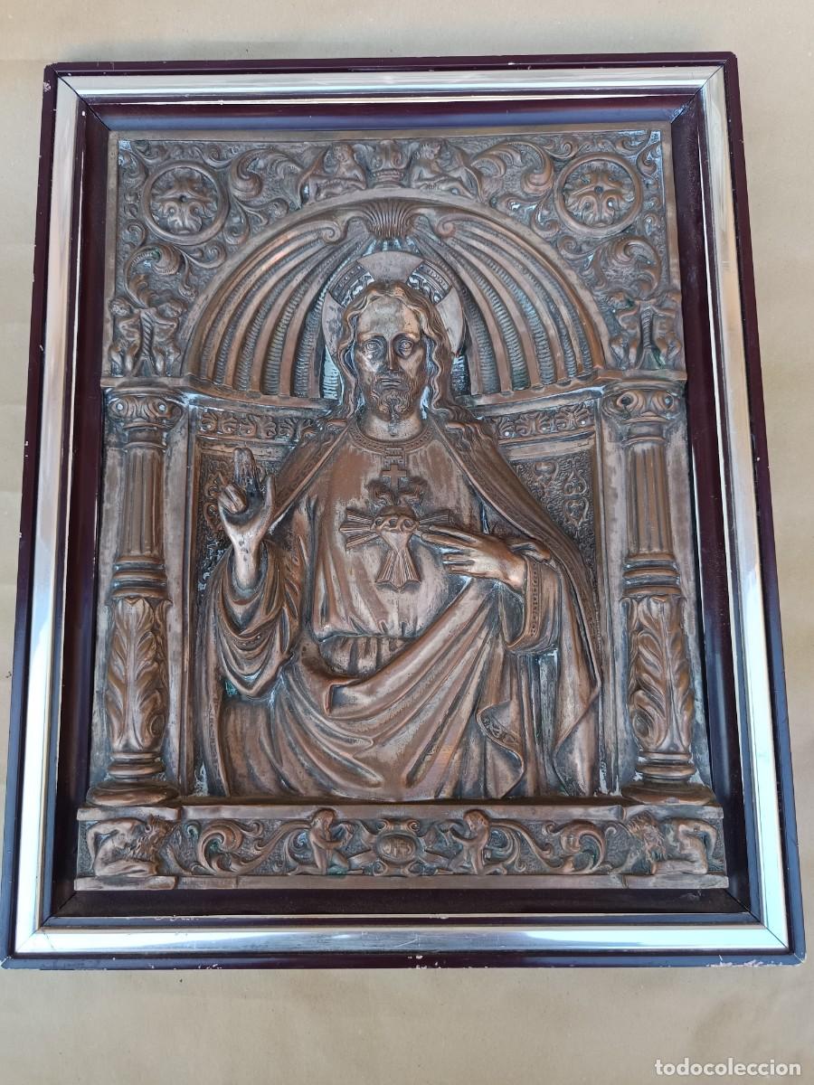 Arte: Antiguo Coraz&oacute;n de Jes&uacute;s de cobre