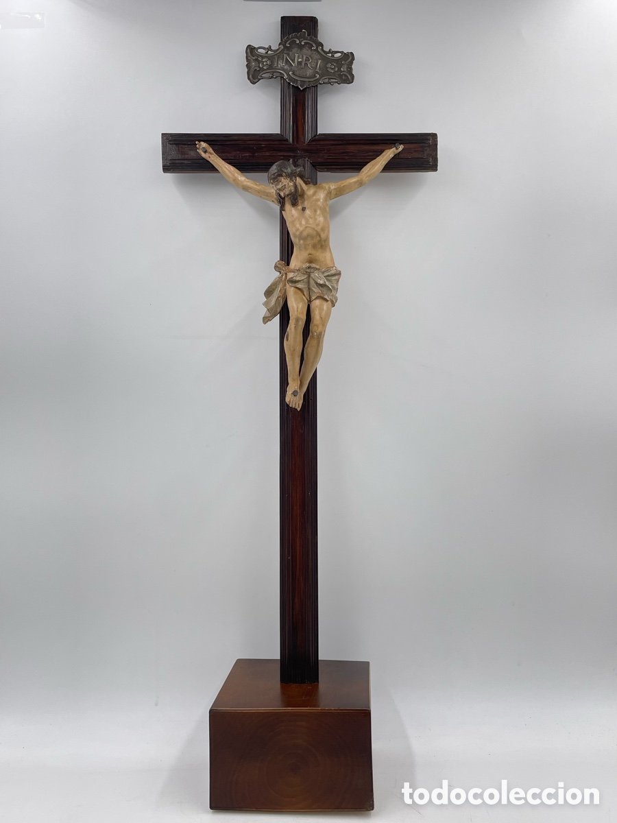 Arte: Escultura religiosa antigua Cristo en la cruz crucificado Siglo XVIII.