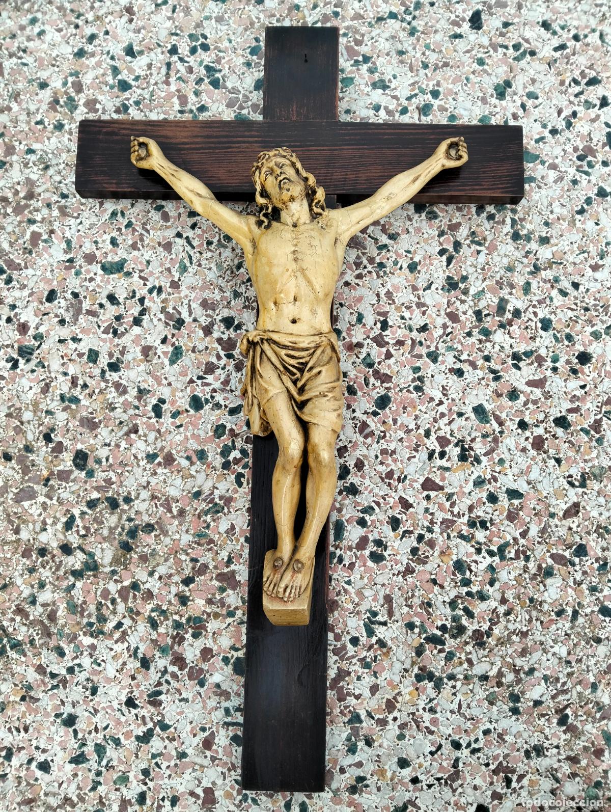 Kunst: Crucifijo antiguo de madera y estuco Jes&uacute;s crucificado en la cruz gran tama&ntilde;o a&ntilde;os 60-70