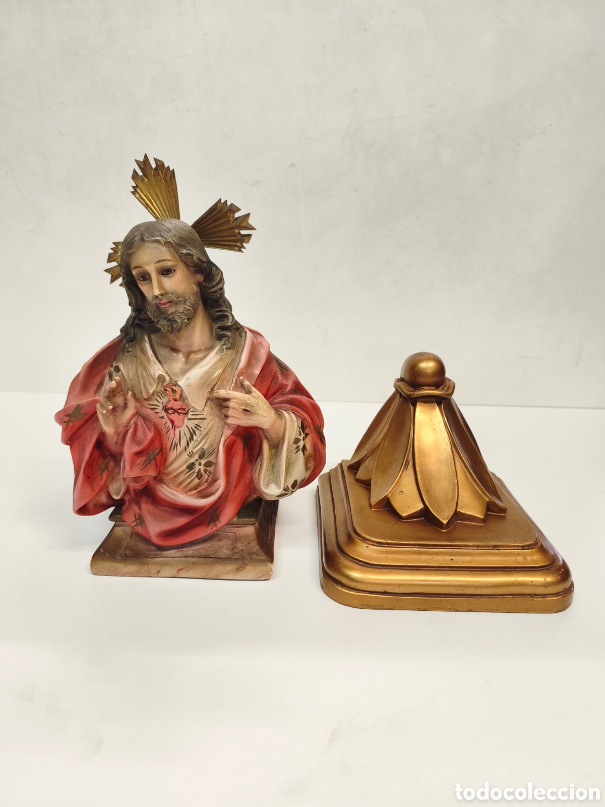 Arte: Jes&uacute;s Sagrado coraz&oacute;n y m&eacute;nsula Javier Cardona Olot