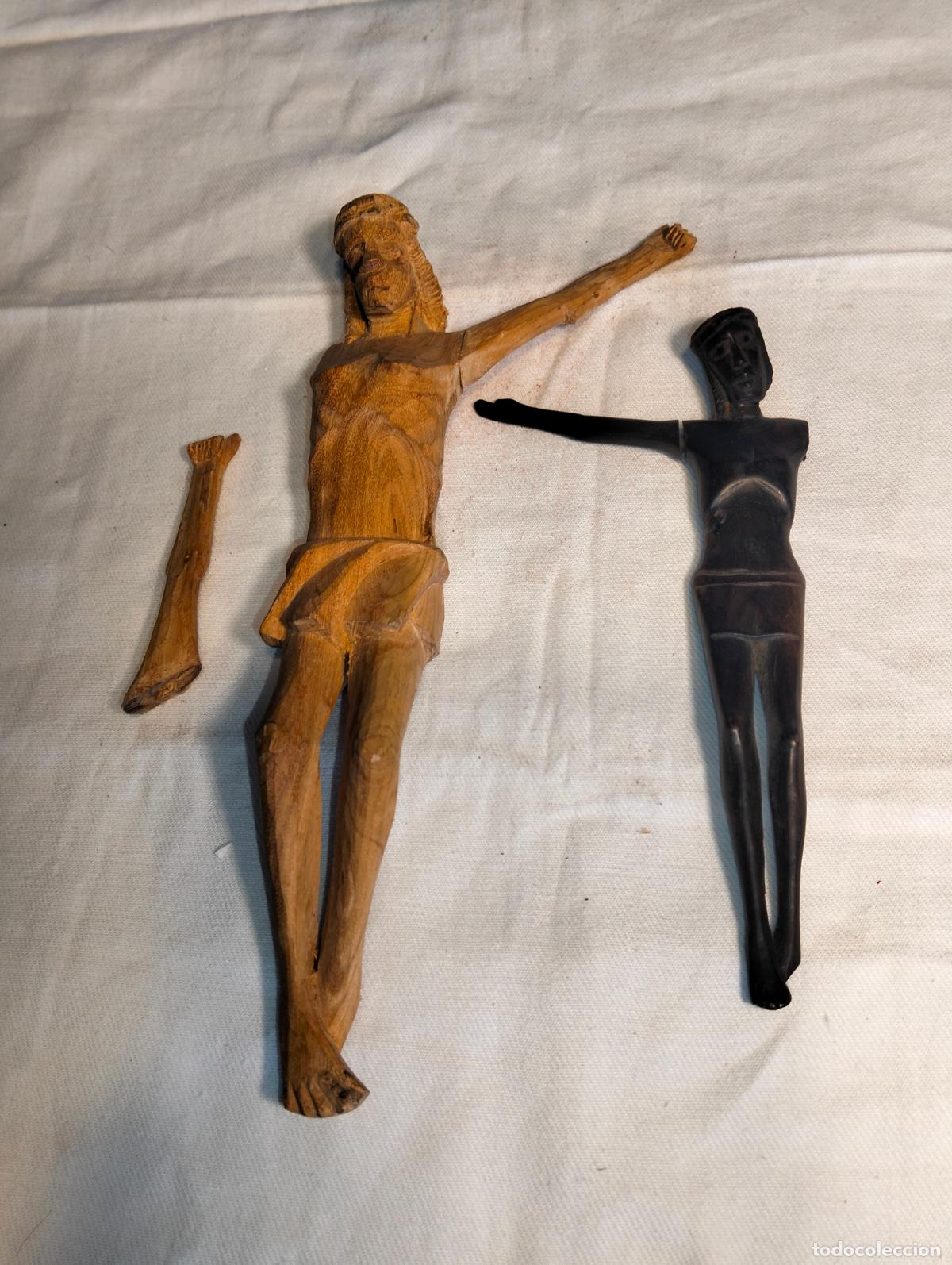 Art: Pareja de figuras esculturas de madera tallada antiguas de Jes&uacute;s crucificado brazos abiertos a&ntilde;os 50