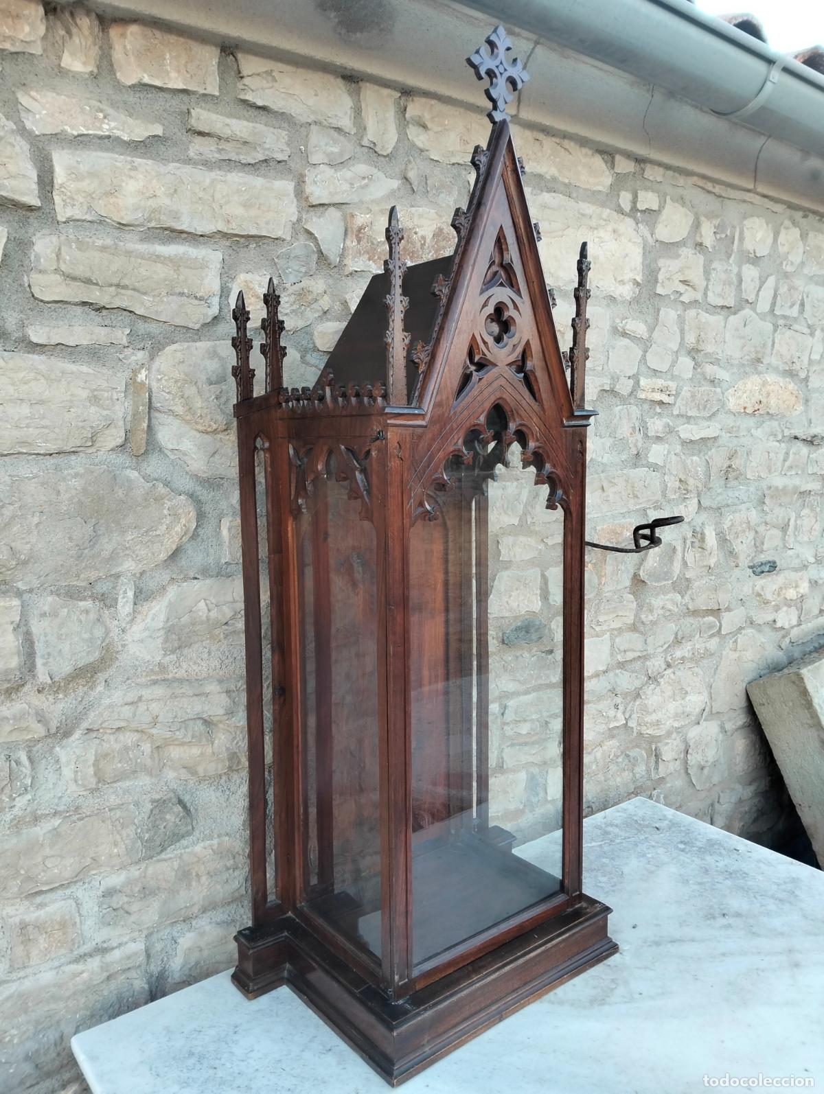 Arte: Vitrina capilla hornacina antigua de madera neogotica con cristal para figura talla oratorio a&ntilde;os 20
