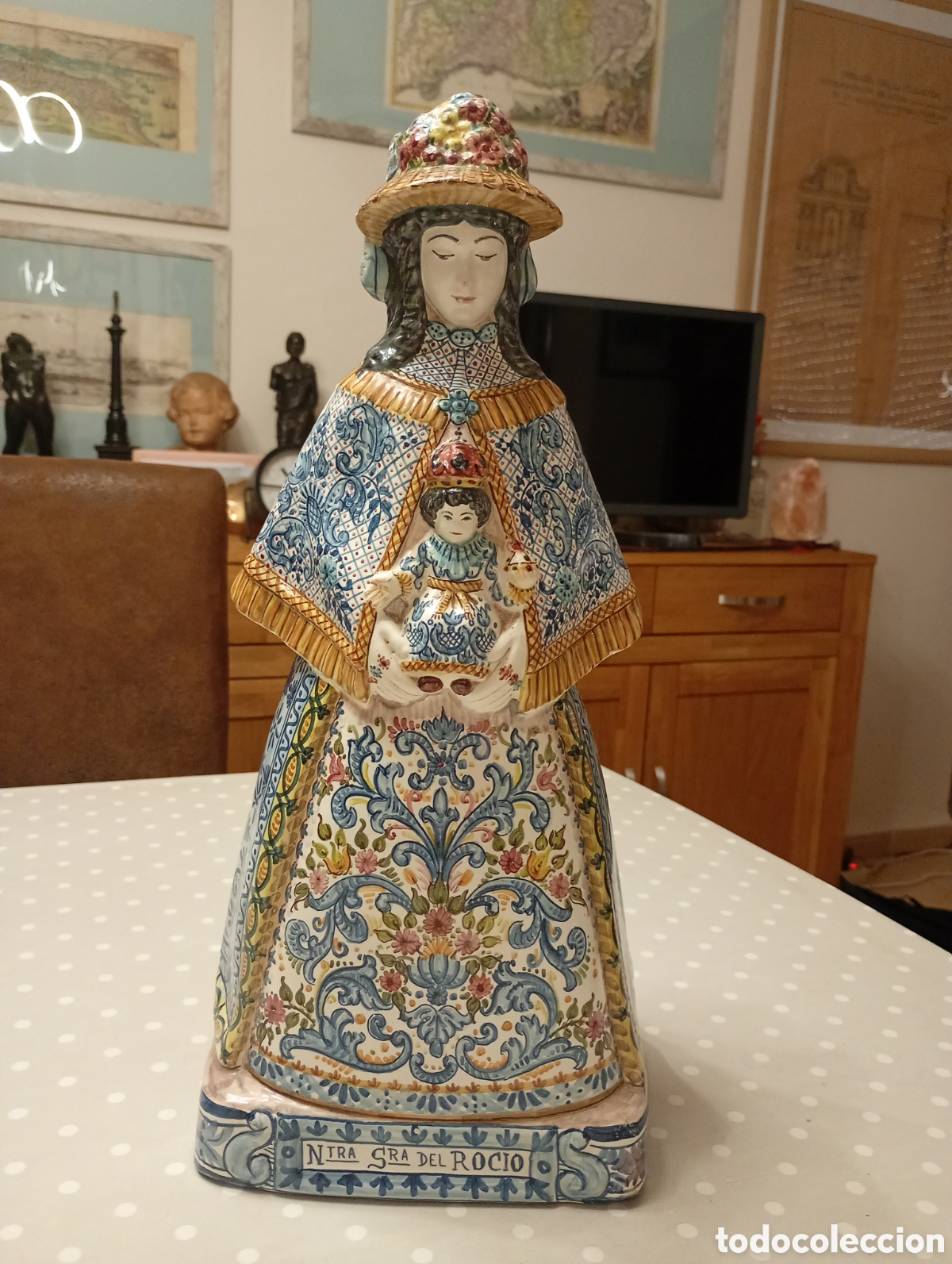 Arte: Virgen del Roc&iacute;o (Almonte, Huelva) vestida de pastora Cer&aacute;mica Sevillarte 40 cm . Sanl&uacute;car la Mayor.