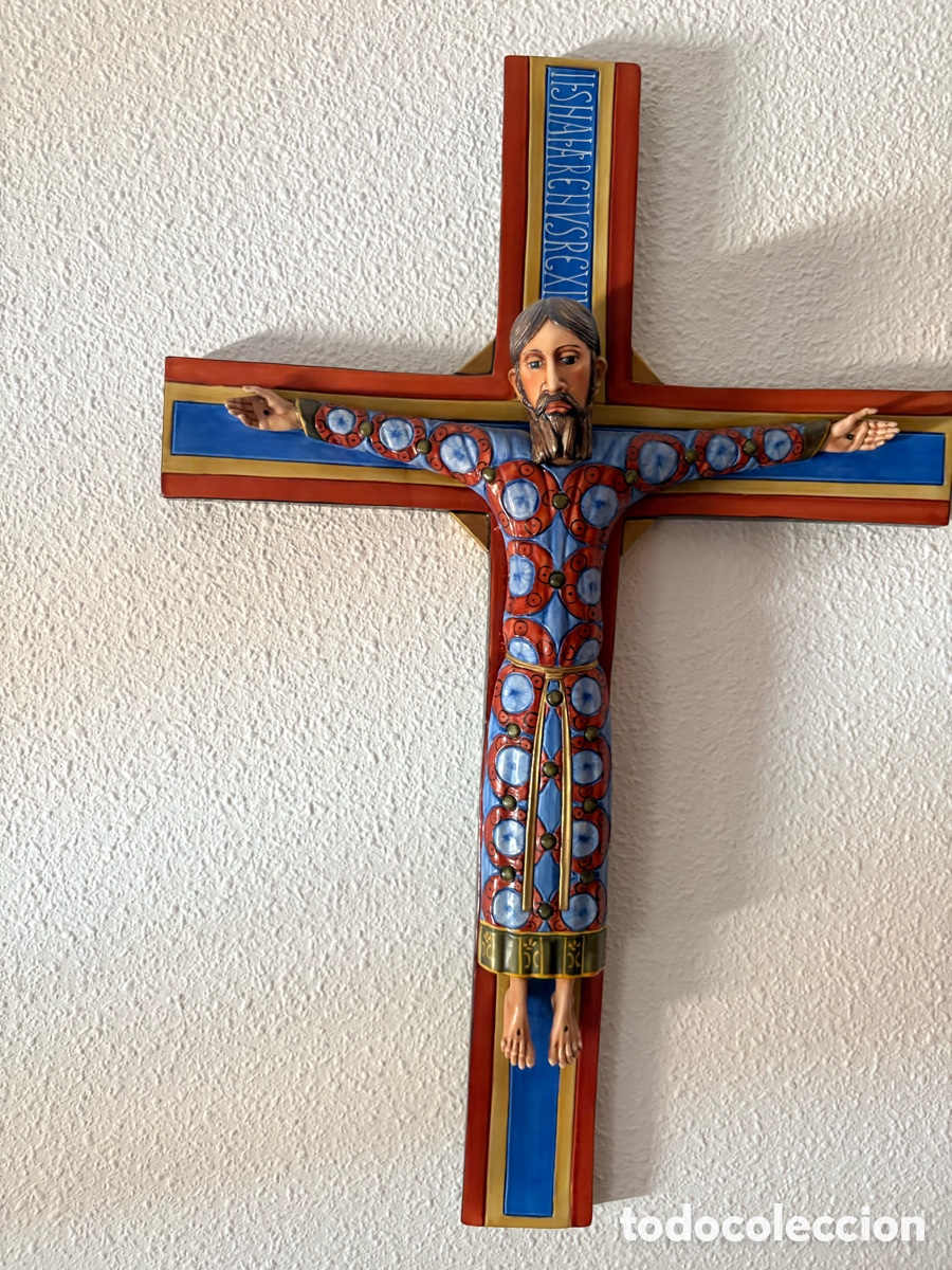 Arte: Cristo rom&aacute;nico policromado de pared &ndash; Cruz decorada estilo medieval &ndash; Arte religioso &ndash; Gran tama&ntilde;o