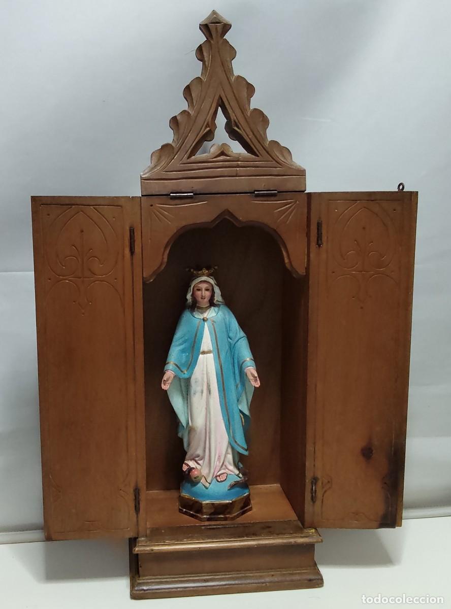 Art: Limosnero realizado en madera con imagen de escayola representando Inmaculada Concepci&oacute;n. P.S. XX