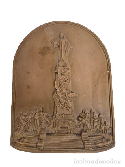 Arte: Monumento al Sagrado Coraz&oacute;n de Jes&uacute;s del Cerro de los &Aacute;ngeles, Getafe, Madrid - Yeso, Escayola
