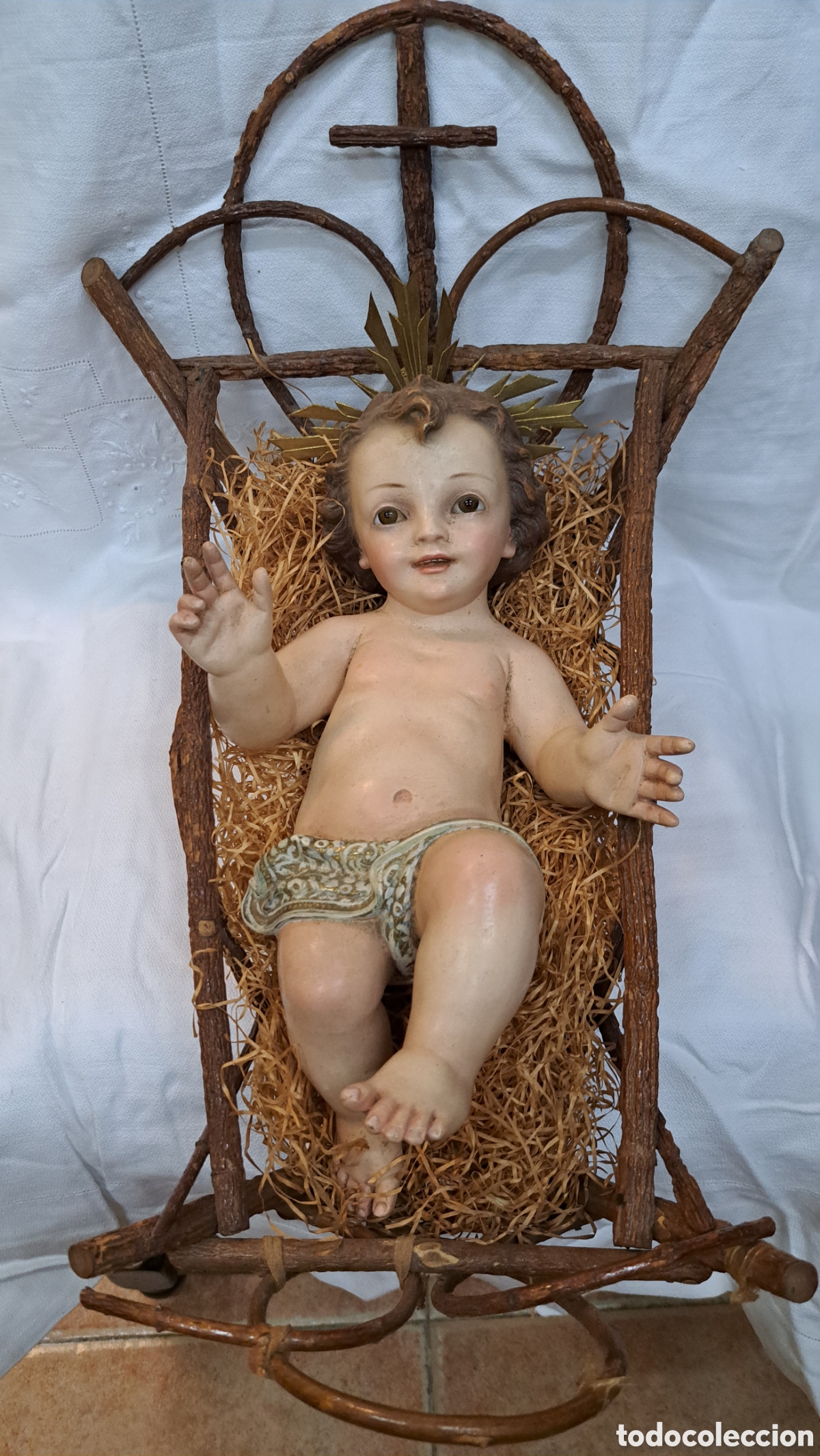 Arte: GRAN NI&Ntilde;O JESUS CON CUNA OLOT