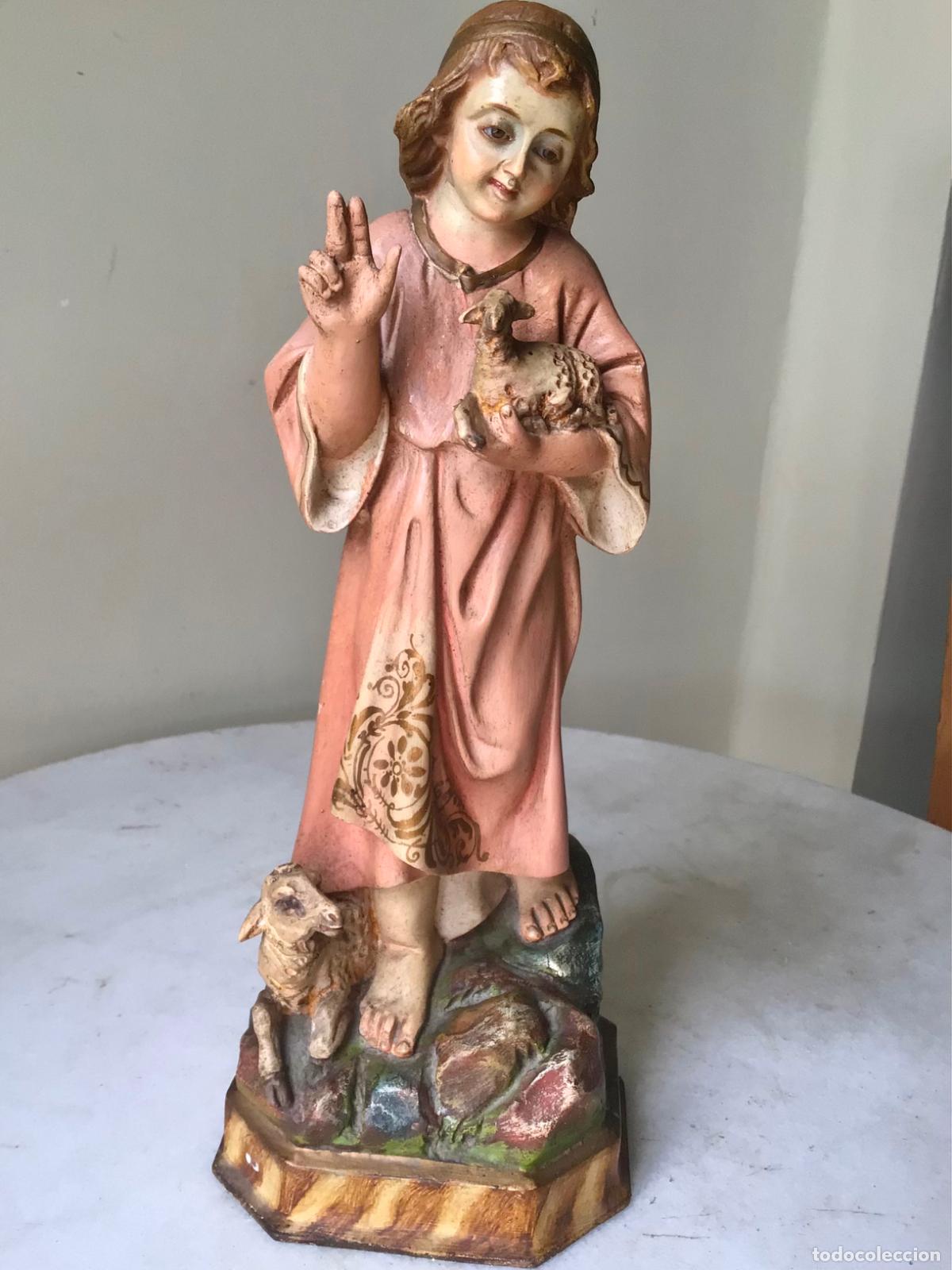 Arte: MUY ANTIGUA FIGURA DE OLOT , NI&Ntilde;O JESUS CON 2 CORDEROS . OJOS DE VIDRIO ,SELLO DE OLOT
