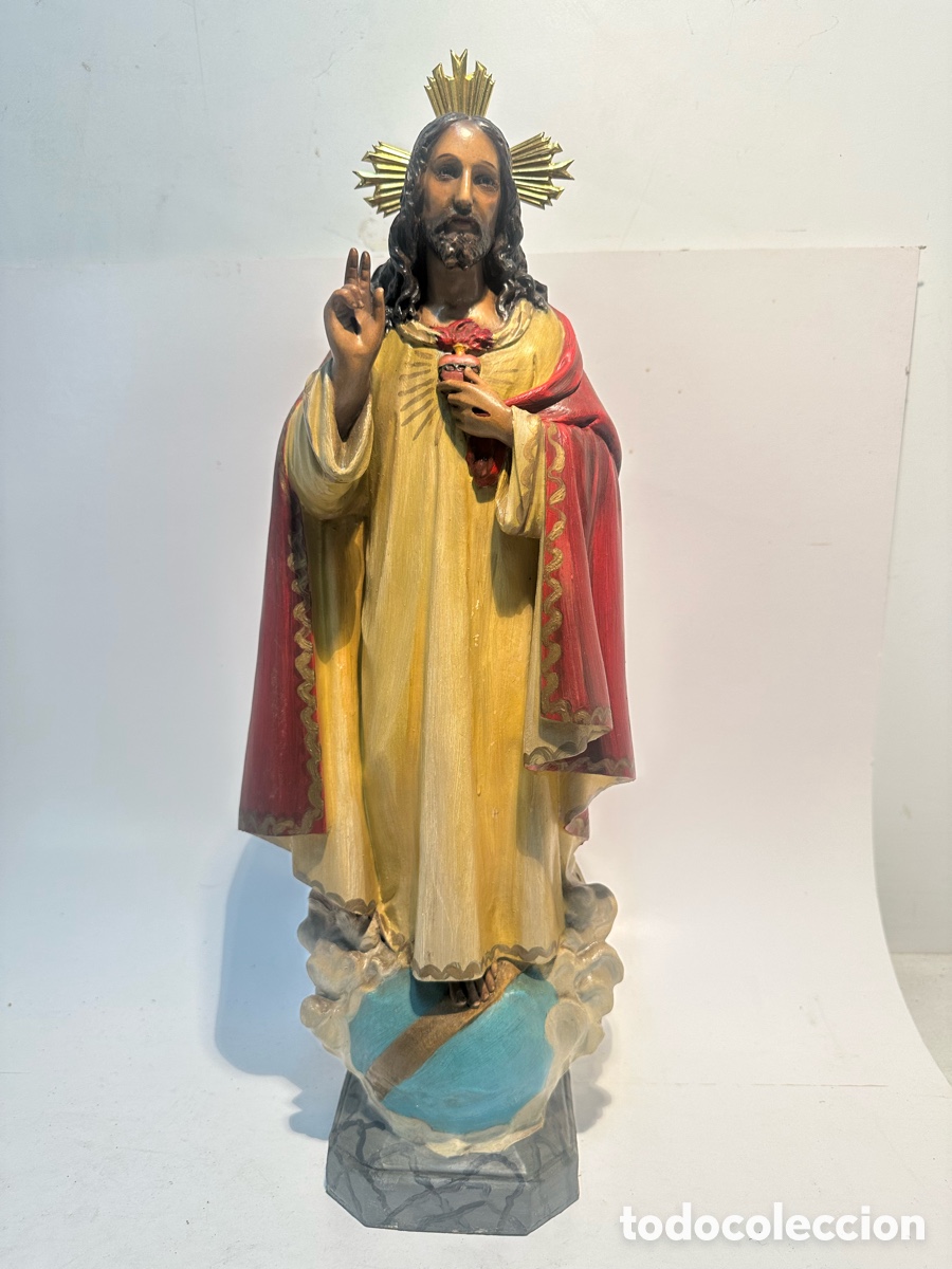 Arte: SAGRADO CORAZON DE ESTUCO Y OJOS DE CRISTAL. SELLO OLOT. 43CM