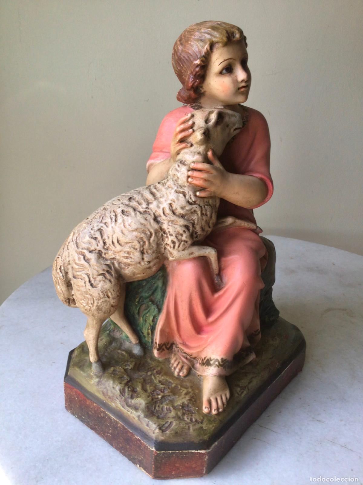 Arte: MUY ANTIGUA FIGURA DE OLOT , NI&Ntilde;O JESUS CON CORDERO . OJOS DE VIDRIO